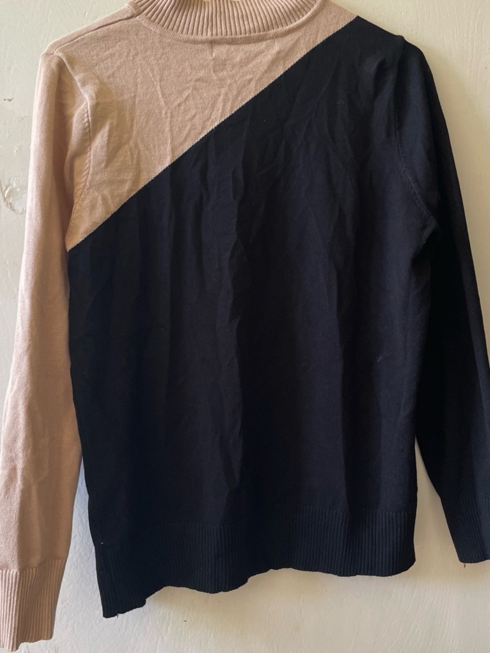 Absolutely Famous Black and Beige Off-Shoulder Two-Tone Sweater - Picture 2 of 4